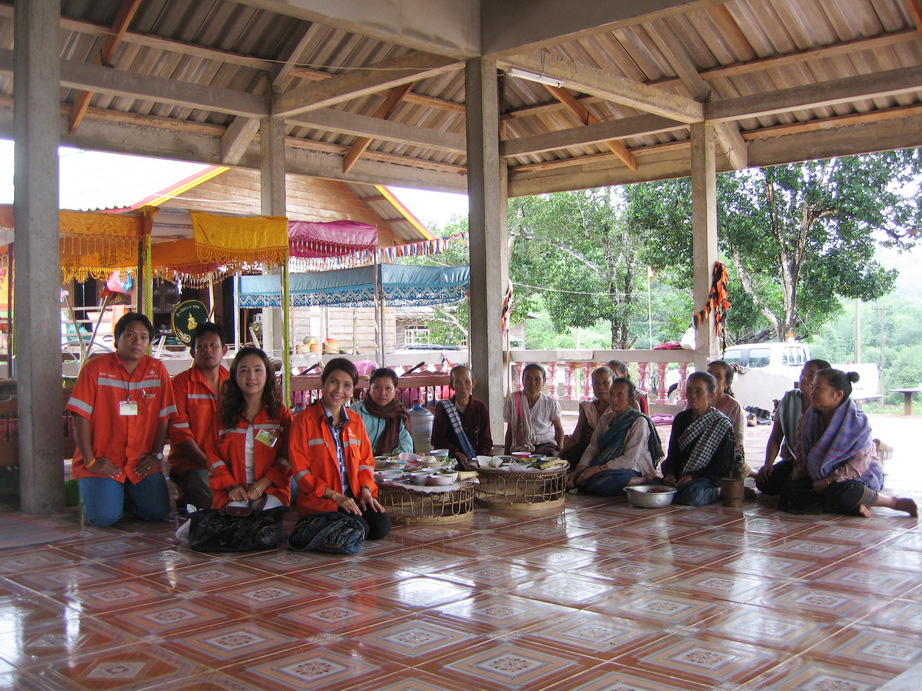 Merit-making for a temple in Sepon, Lao PDR, 2011
